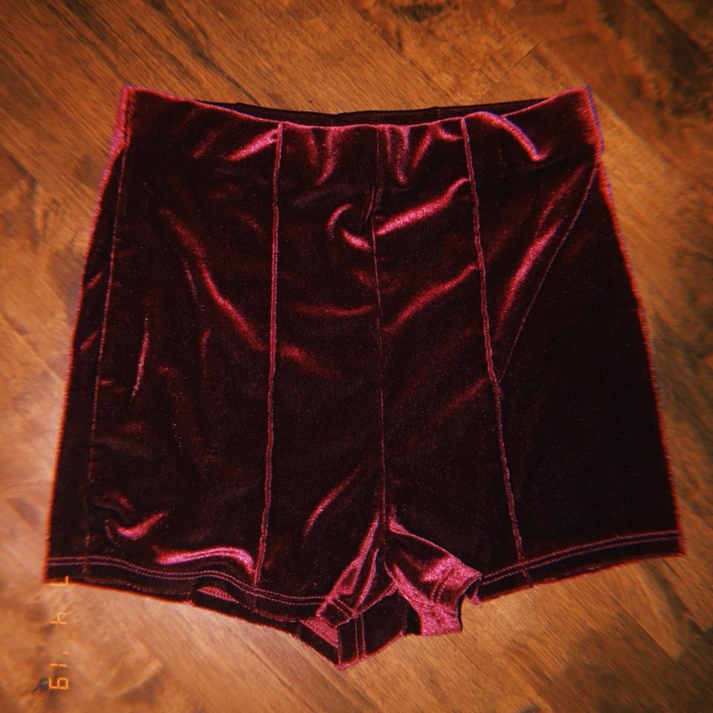 Velvet short